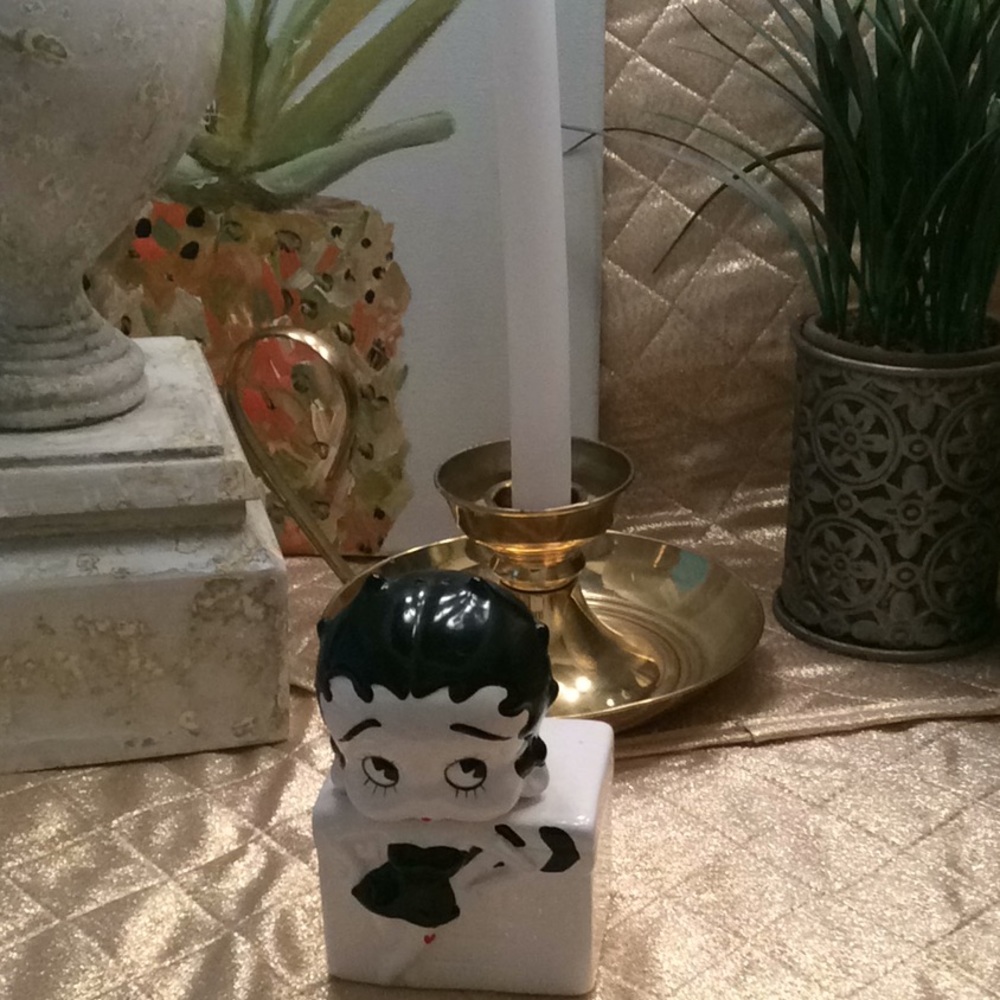 Betty Boop Salt and Pepper Shakers